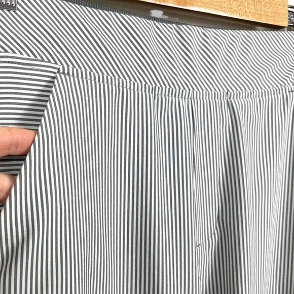 Athleta Brooklyn Textured Ankle Pant Gray and White Stripe Size 4 - Picture 4 of 10